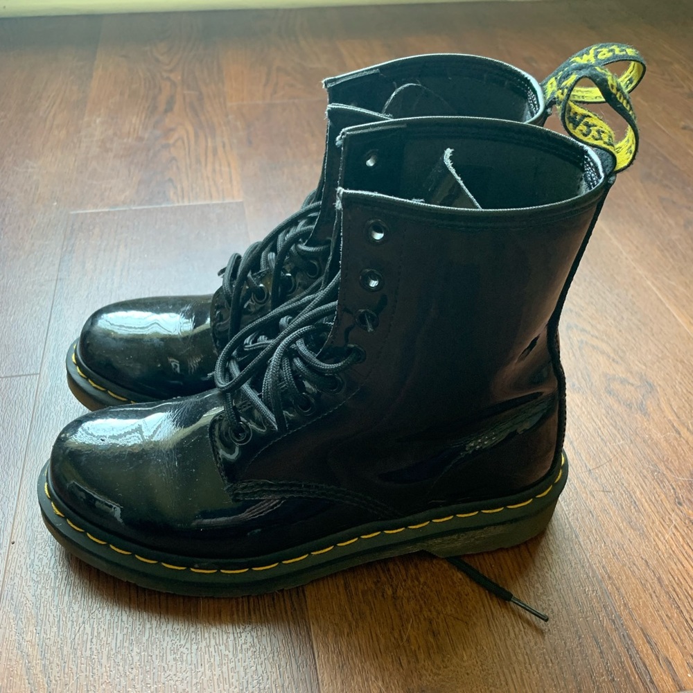 dr martens boots size 8